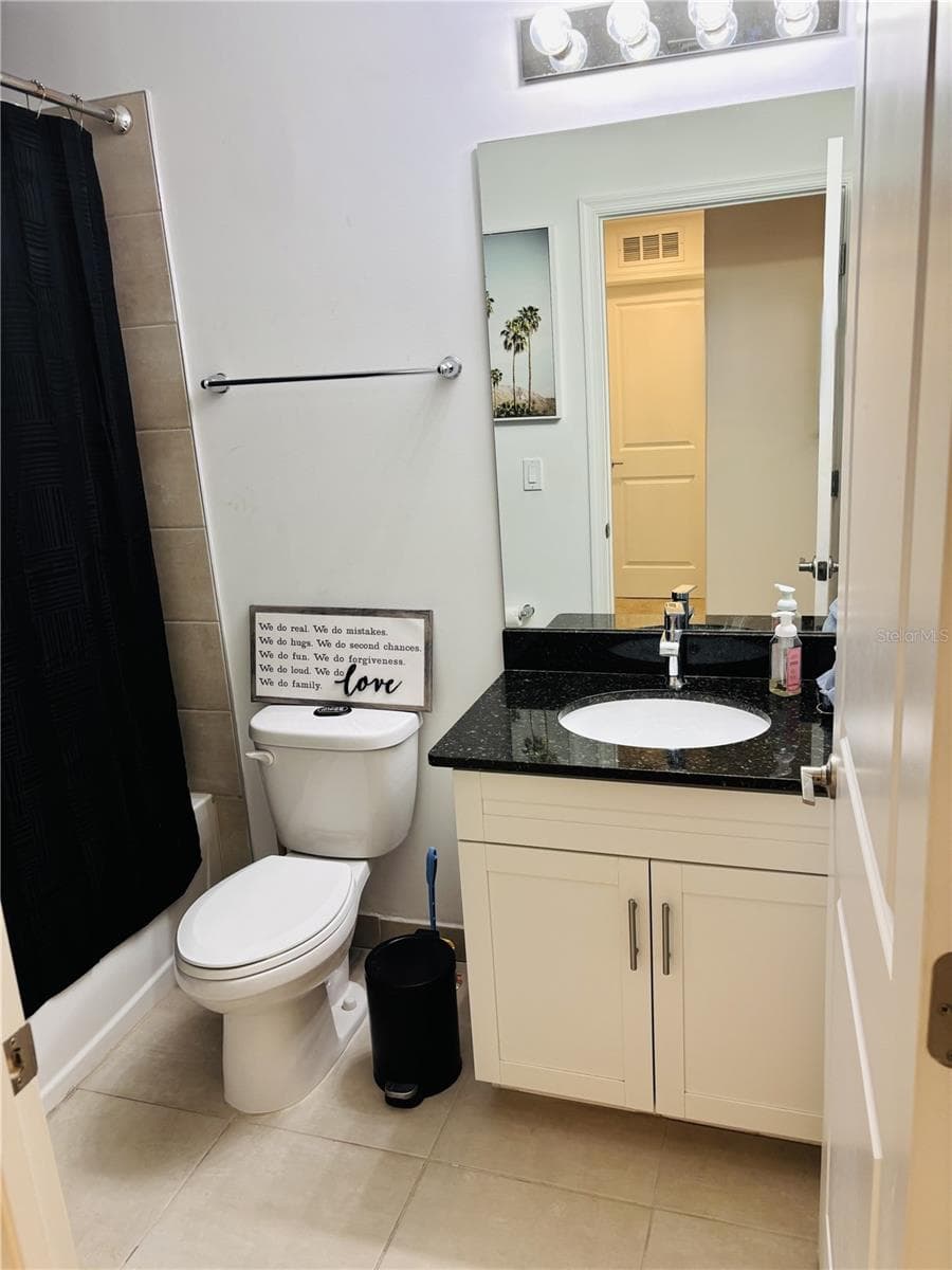 Townhouse at 2132 NW 6TH ST, FORT LAUDERDALE, photo 17 of 18