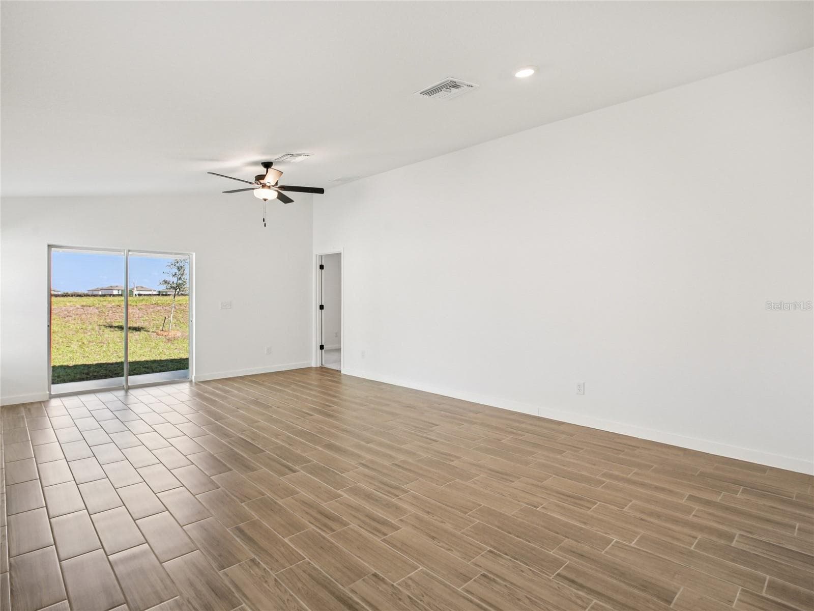 Single Family Residence at 5241 CAP RD, BROOKSVILLE, photo 6 of 15
