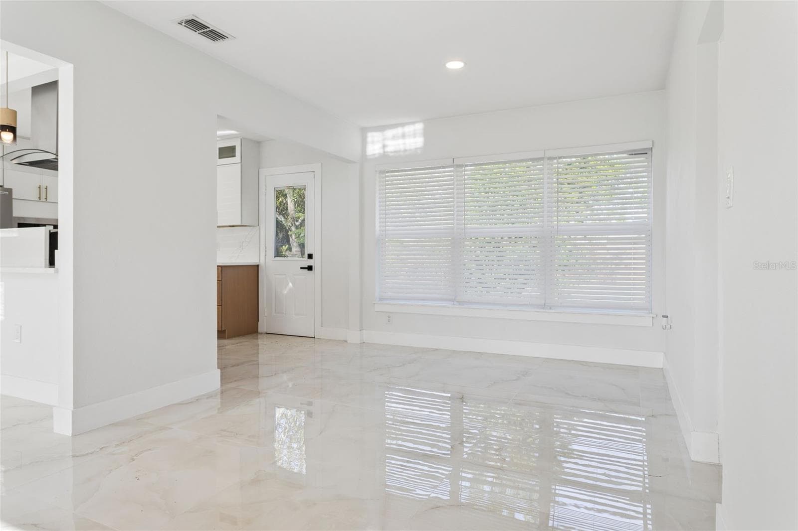 Single Family Residence at 540 MILWAUKEE AVE, DUNEDIN, photo 10 of 23