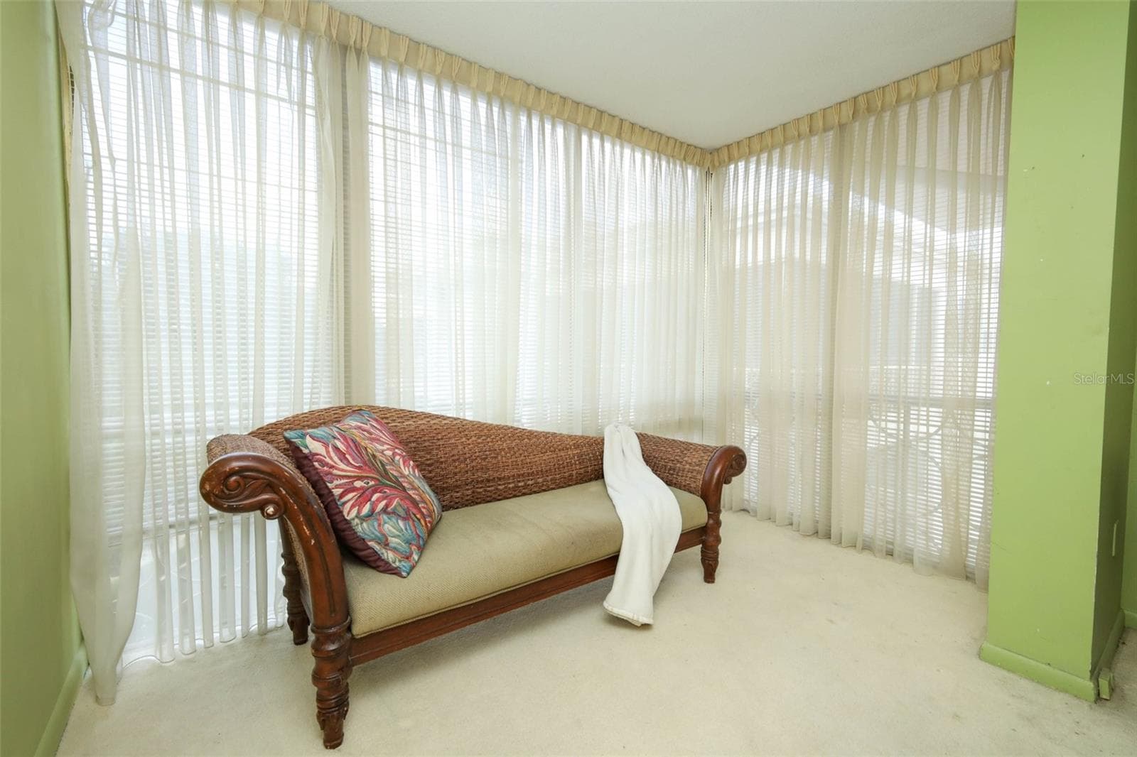 Secondary bedroom with a cozy nook. - 311 E MORSE BLVD #4-5, WINTER PARK