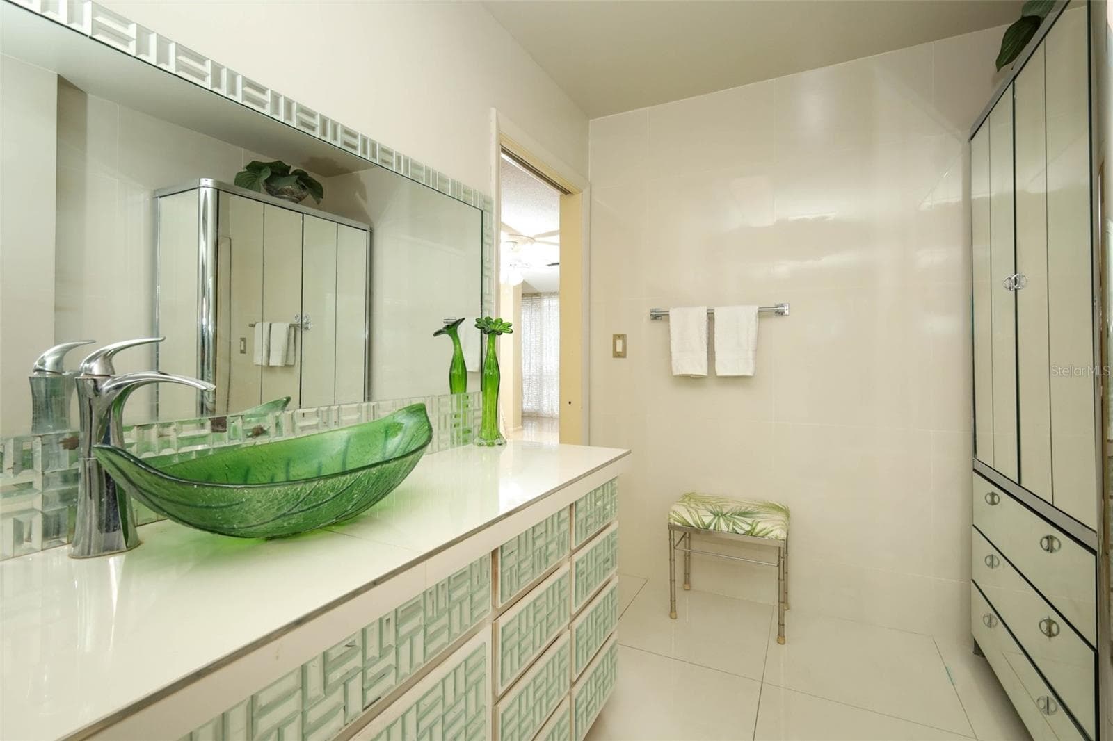 Beautiful custom glass vessel sink - 311 E MORSE BLVD #4-5, WINTER PARK