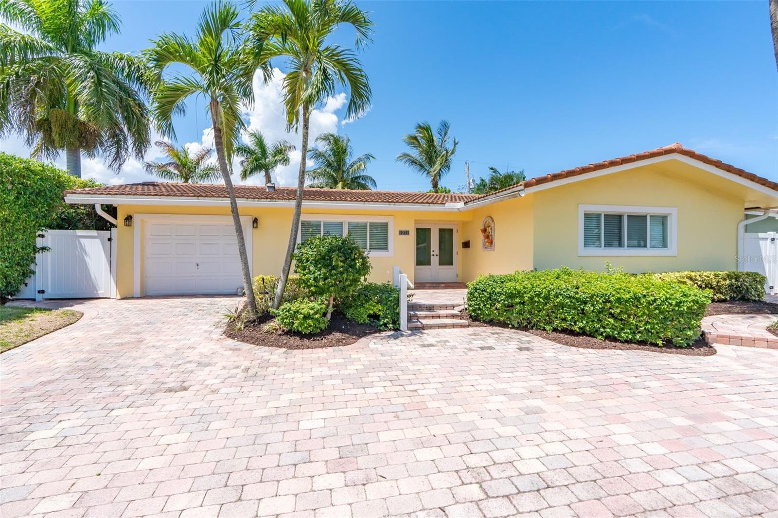 Single Family Residence at 1271 SW 9TH ST, BOCA RATON, photo 2 of 47
