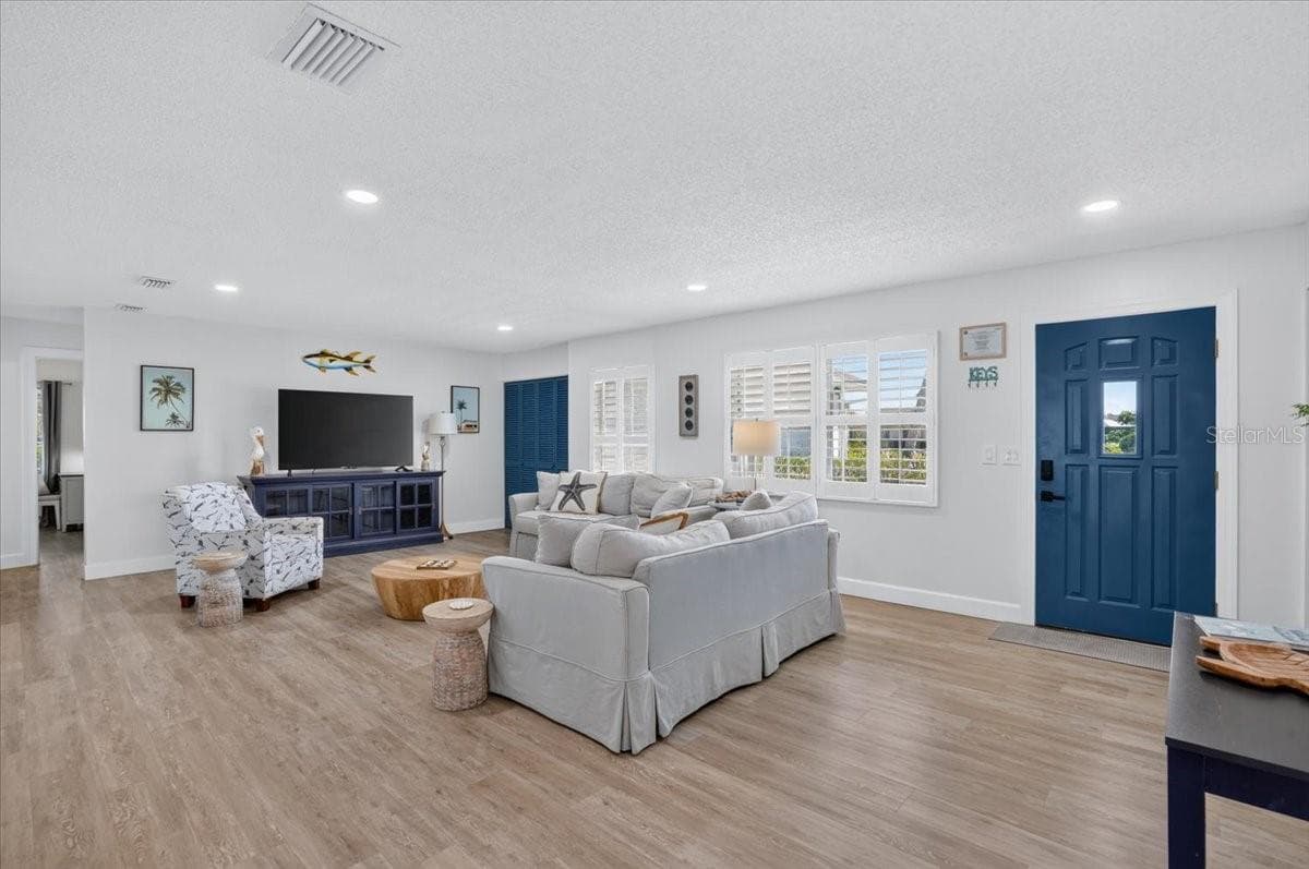 Single Family Residence at 5016 MANGROVE POINT RD, BRADENTON, photo 9 of 47