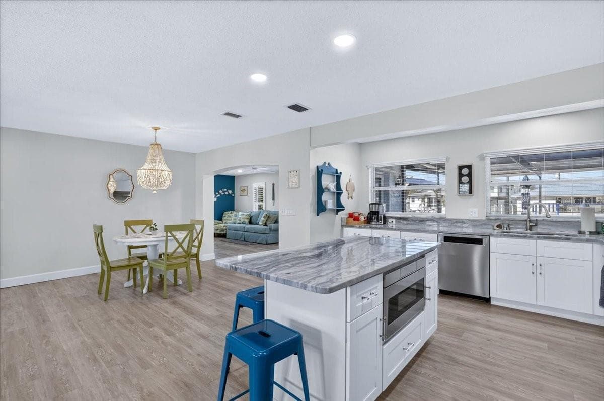 Appliances are 1 Year Old - 5016 MANGROVE POINT RD, BRADENTON