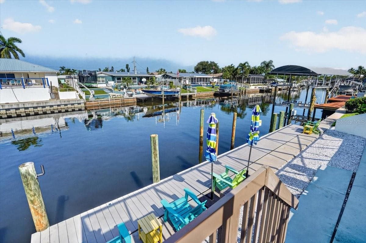 Canalfront Seating - 5016 MANGROVE POINT RD, BRADENTON
