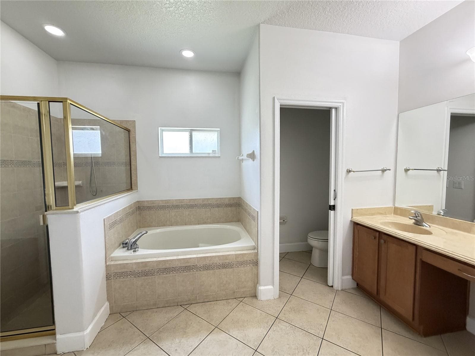 Single Family Residence at 6317 ROLDEN CT, MOUNT DORA, photo 4 of 29