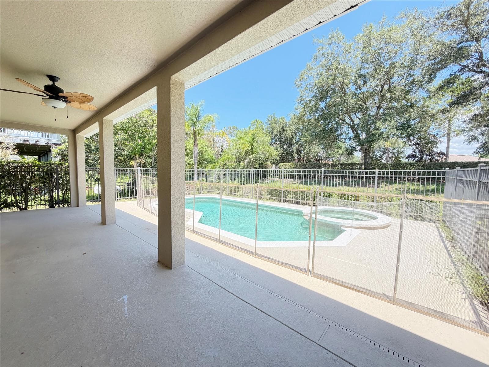 Single Family Residence at 6317 ROLDEN CT, MOUNT DORA, photo 11 of 29
