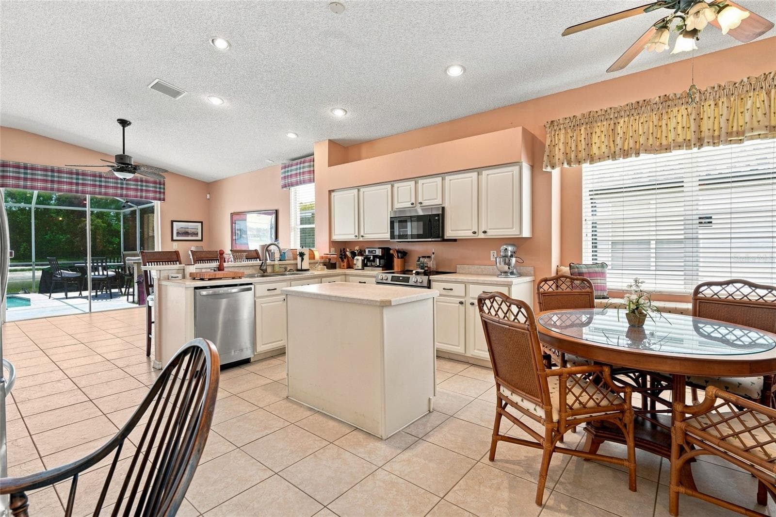 Single Family Residence at 27026 ARROWBROOK WAY, WESLEY CHAPEL, photo 4 of 20