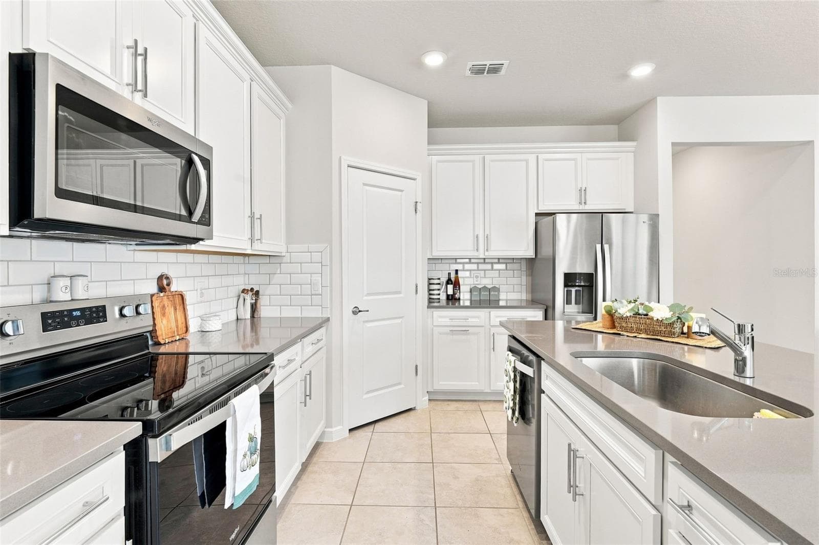 Single Family Residence at 3545 TREETOP ST, DELAND, photo 10 of 55