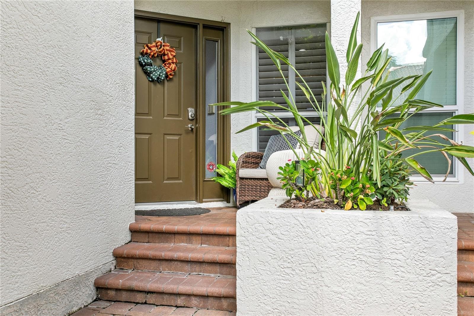 Townhouse at 1116 SHIPWATCH CIR, TAMPA, photo 5 of 57