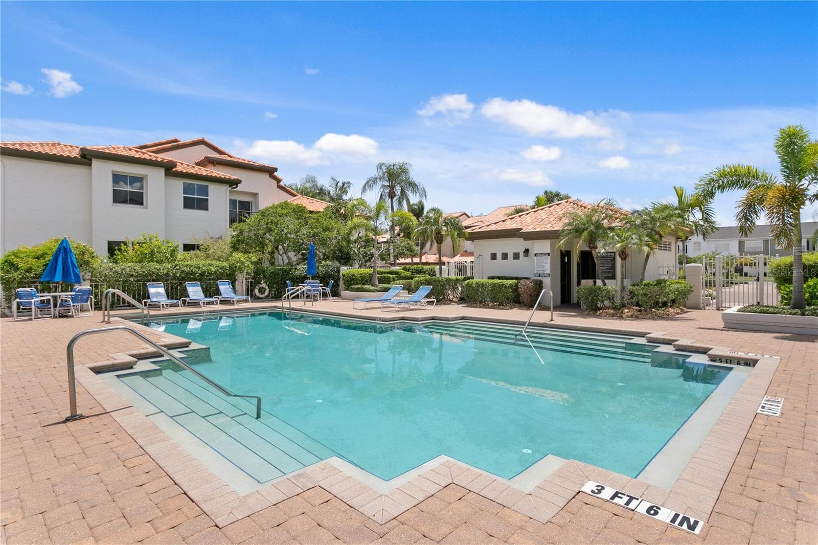 This amazing pool is heated in the winter and chilled in the summer months. - 1116 SHIPWATCH CIR, TAMPA