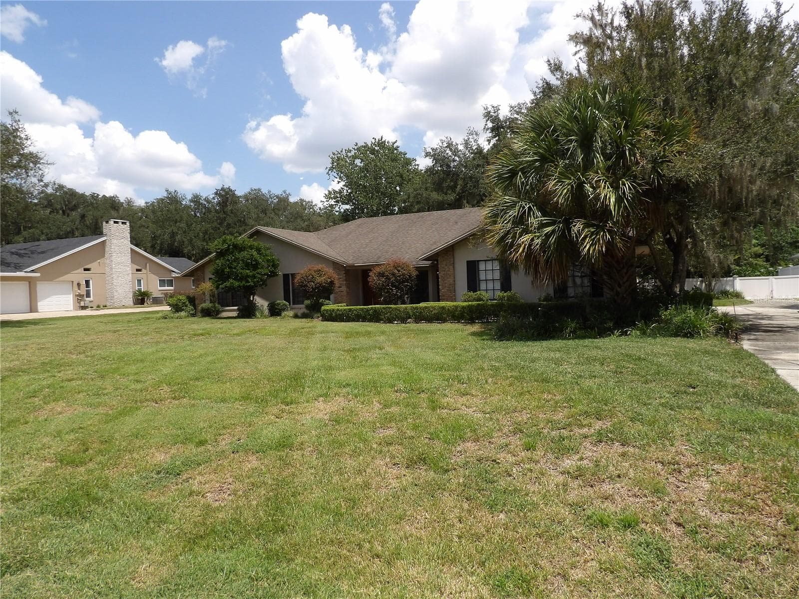 Single Family Residence at 6282 FORESTWOOD DR E, LAKELAND, photo 2 of 38