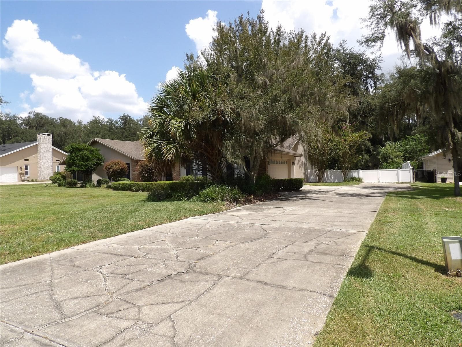 Single Family Residence at 6282 FORESTWOOD DR E, LAKELAND, photo 4 of 38