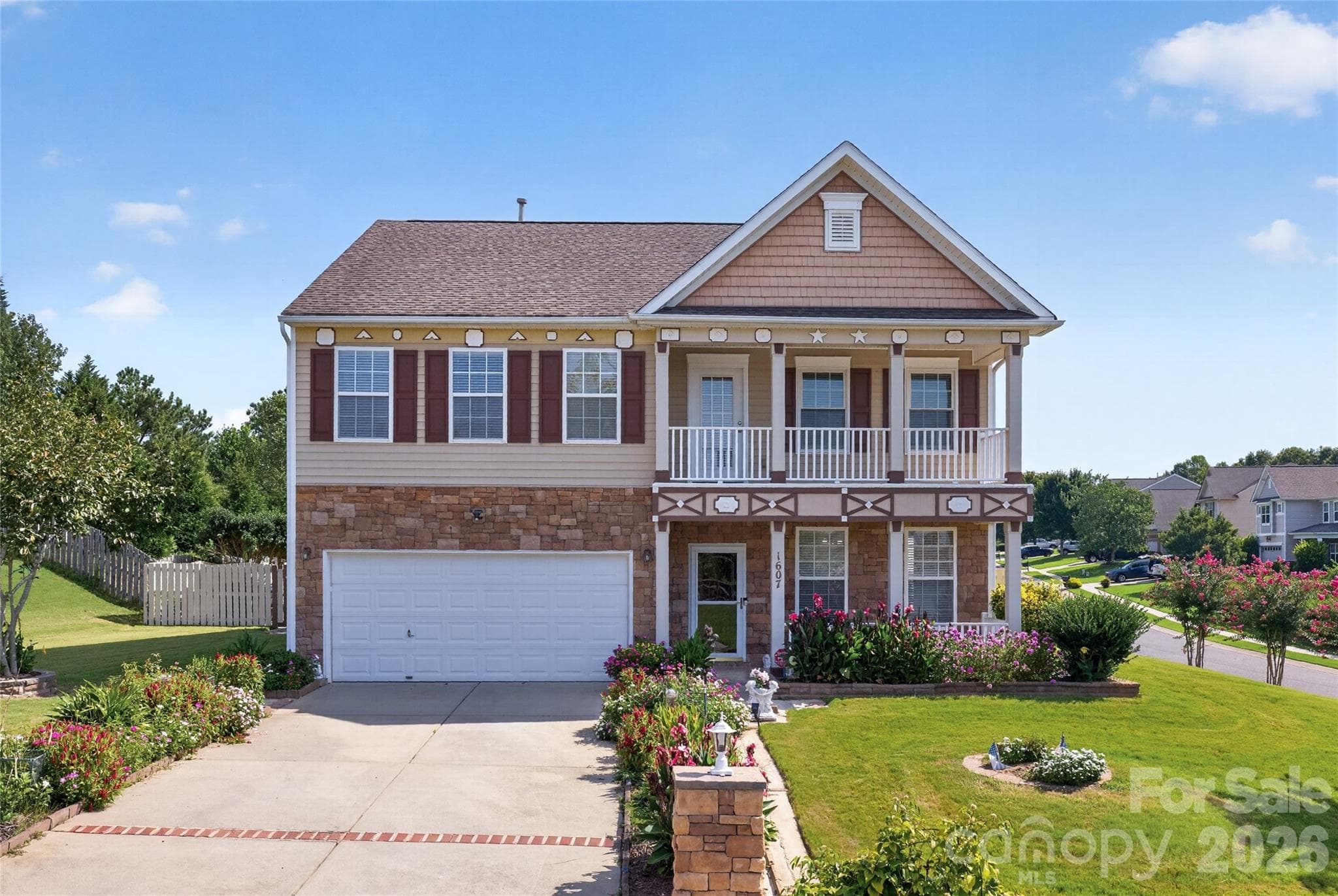 Single Family Residence at 1607 Hoosac Drive, Waxhaw, photo 2 of 35