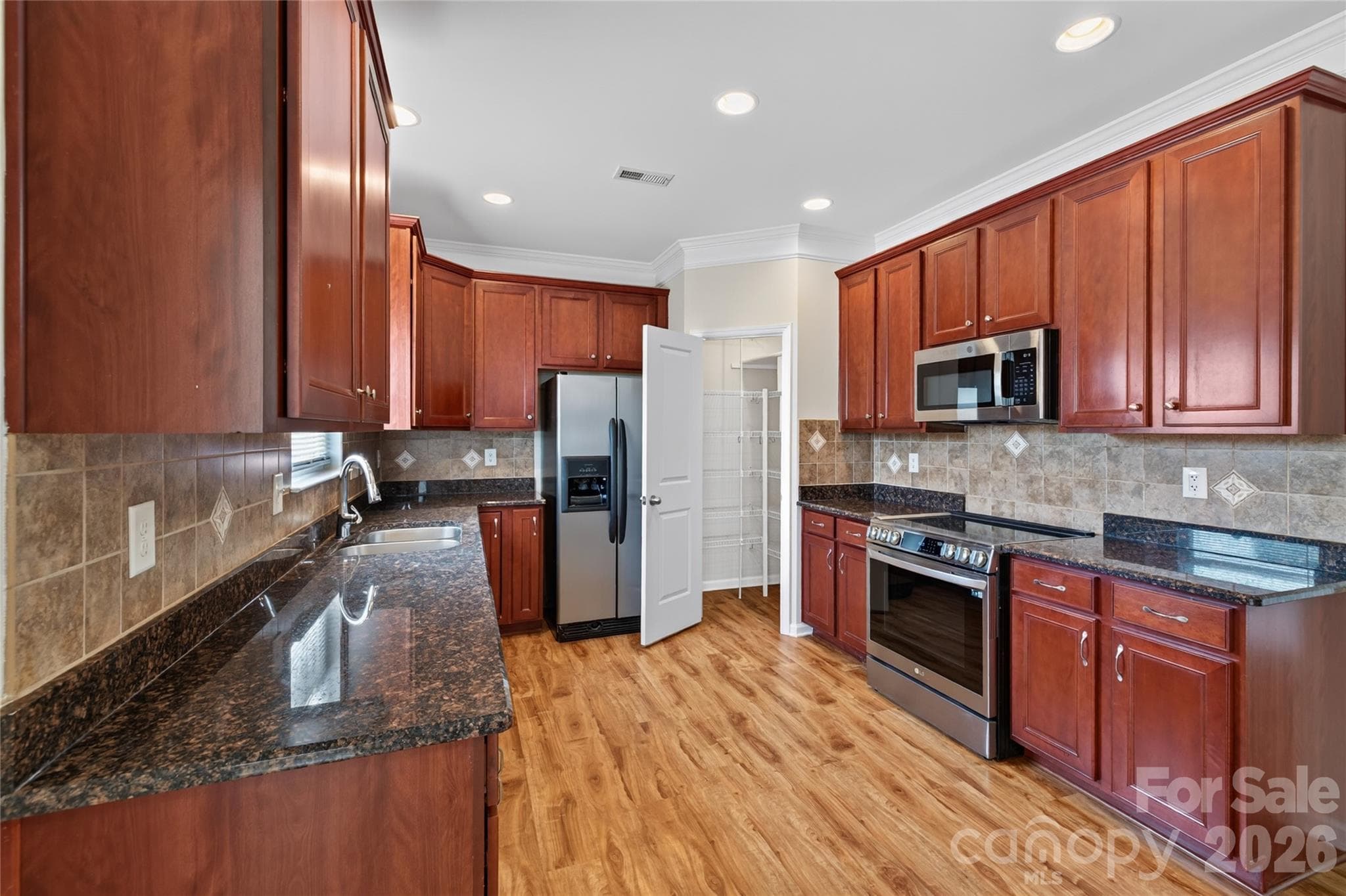 Single Family Residence at 1607 Hoosac Drive, Waxhaw, photo 15 of 35