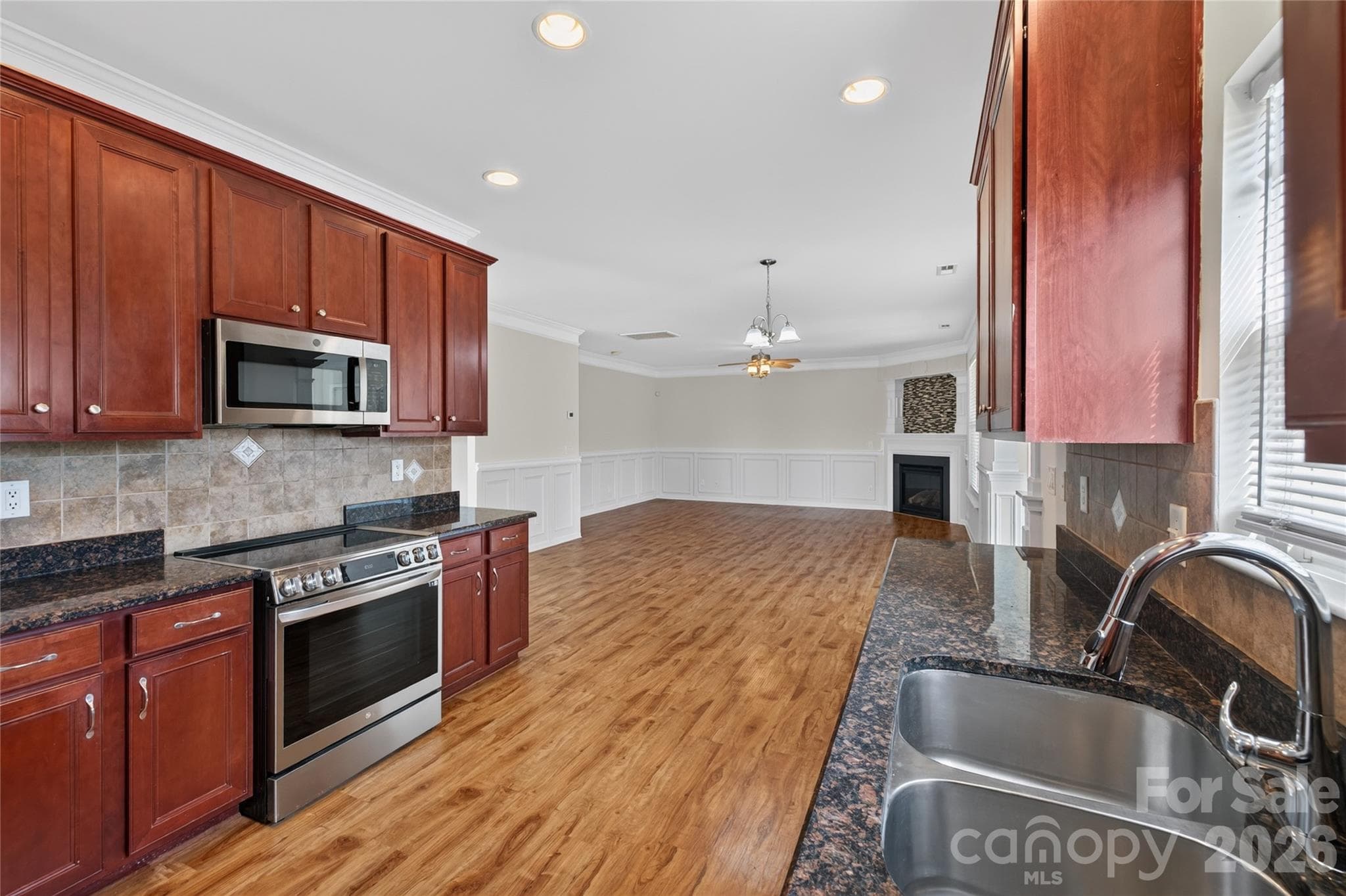 Single Family Residence at 1607 Hoosac Drive, Waxhaw, photo 17 of 35