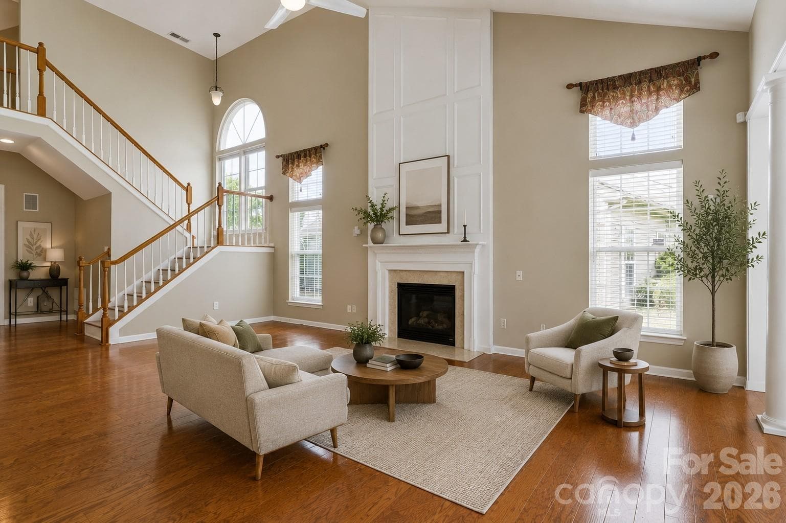 LIVING AREA - Monroe