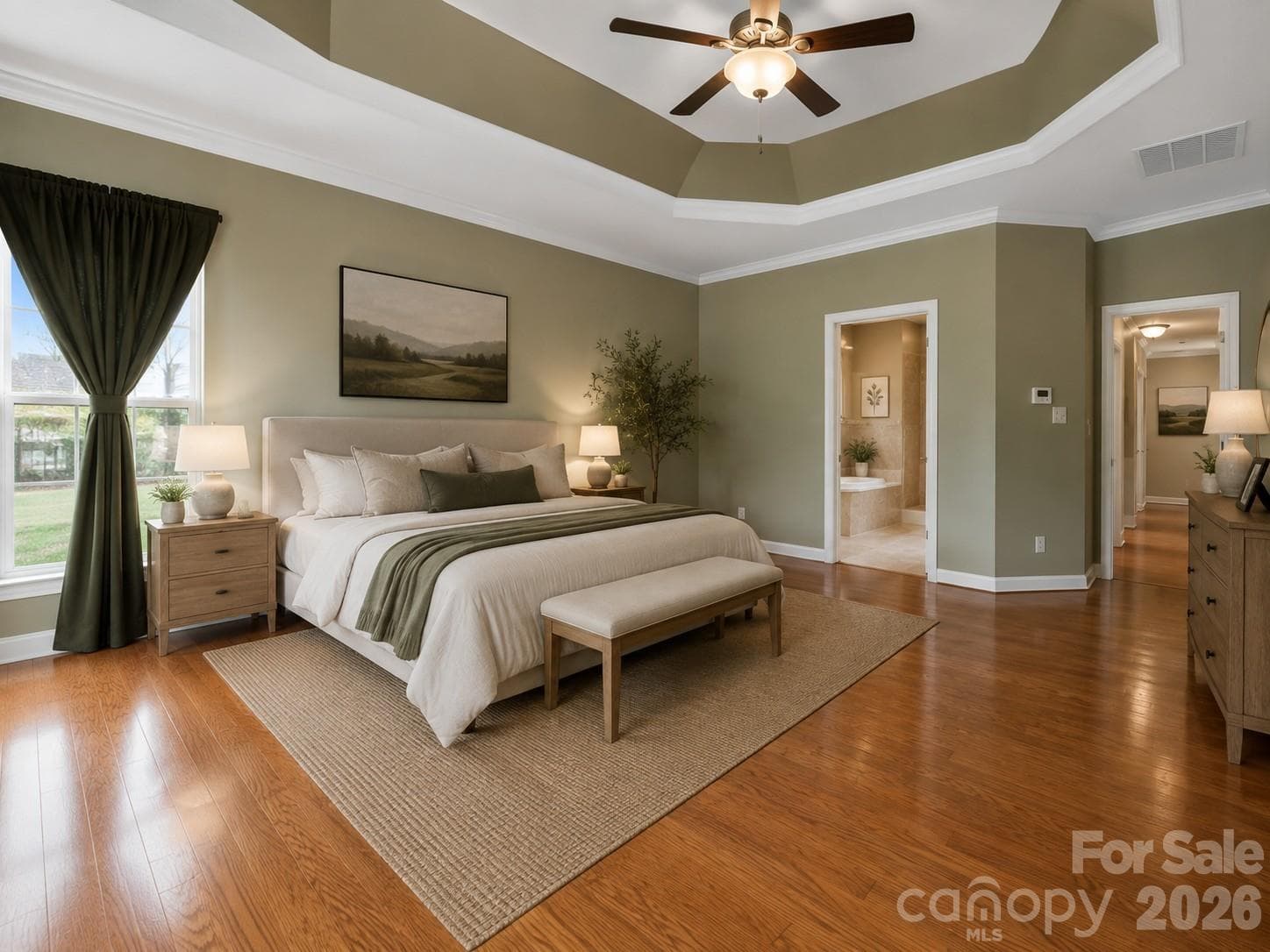 MASTER BEDROOM - Monroe