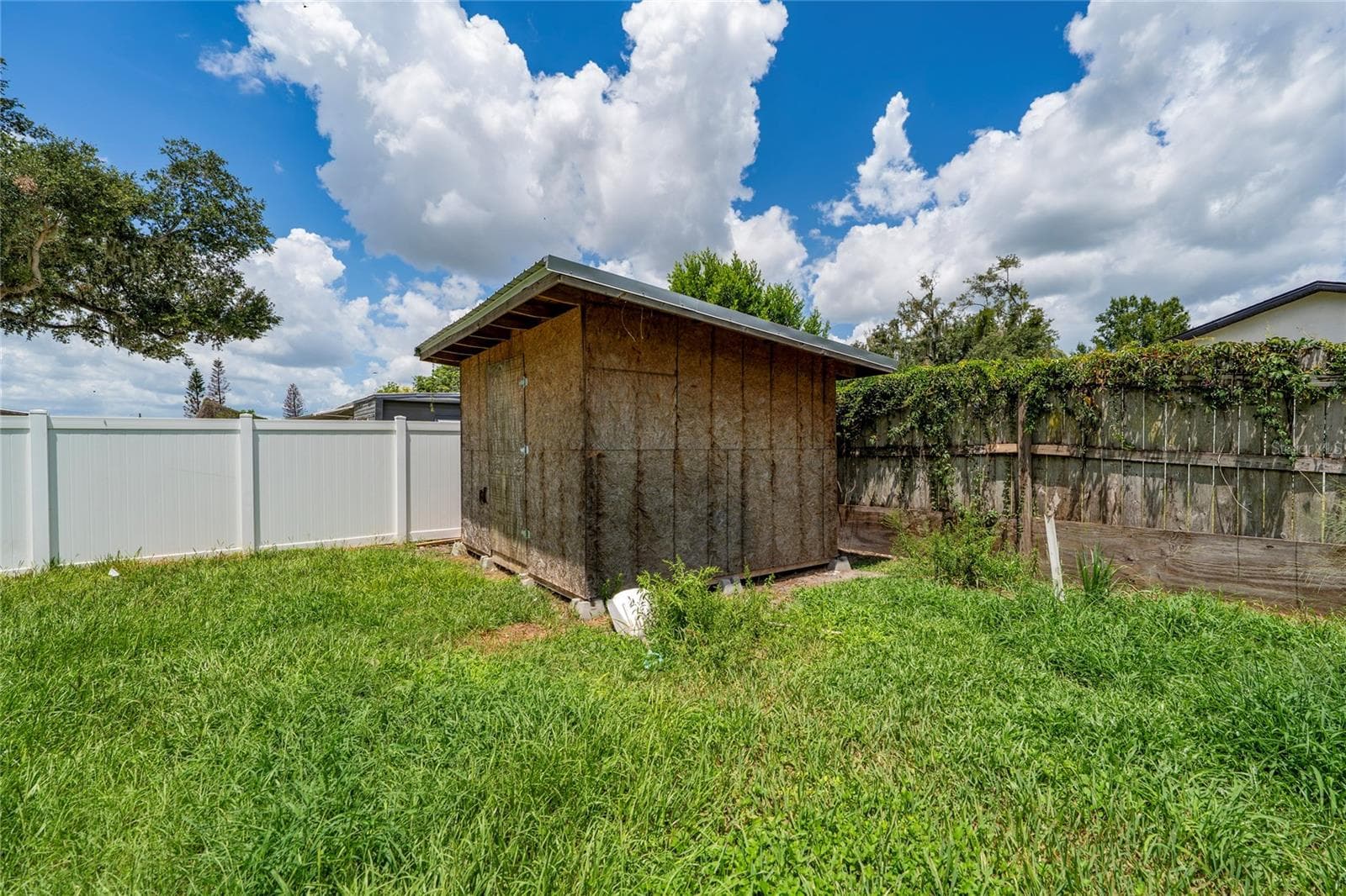 Single Family Residence at 2030 MILTON ST, LAKELAND, photo 28 of 31