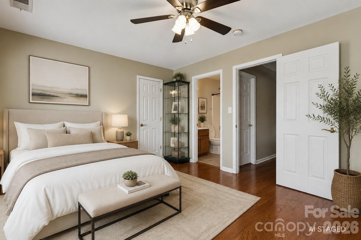 UPSTAIRS BEDROOM - Monroe