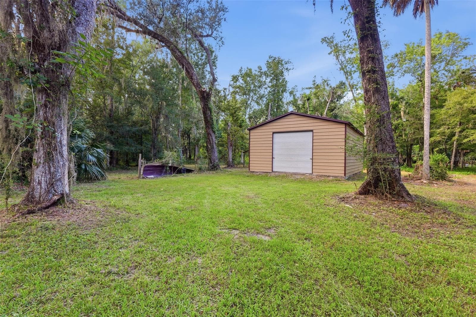 24'x35'x11' detached garage/barn - 2050 MINORCA RD, NEW SMYRNA BEACH