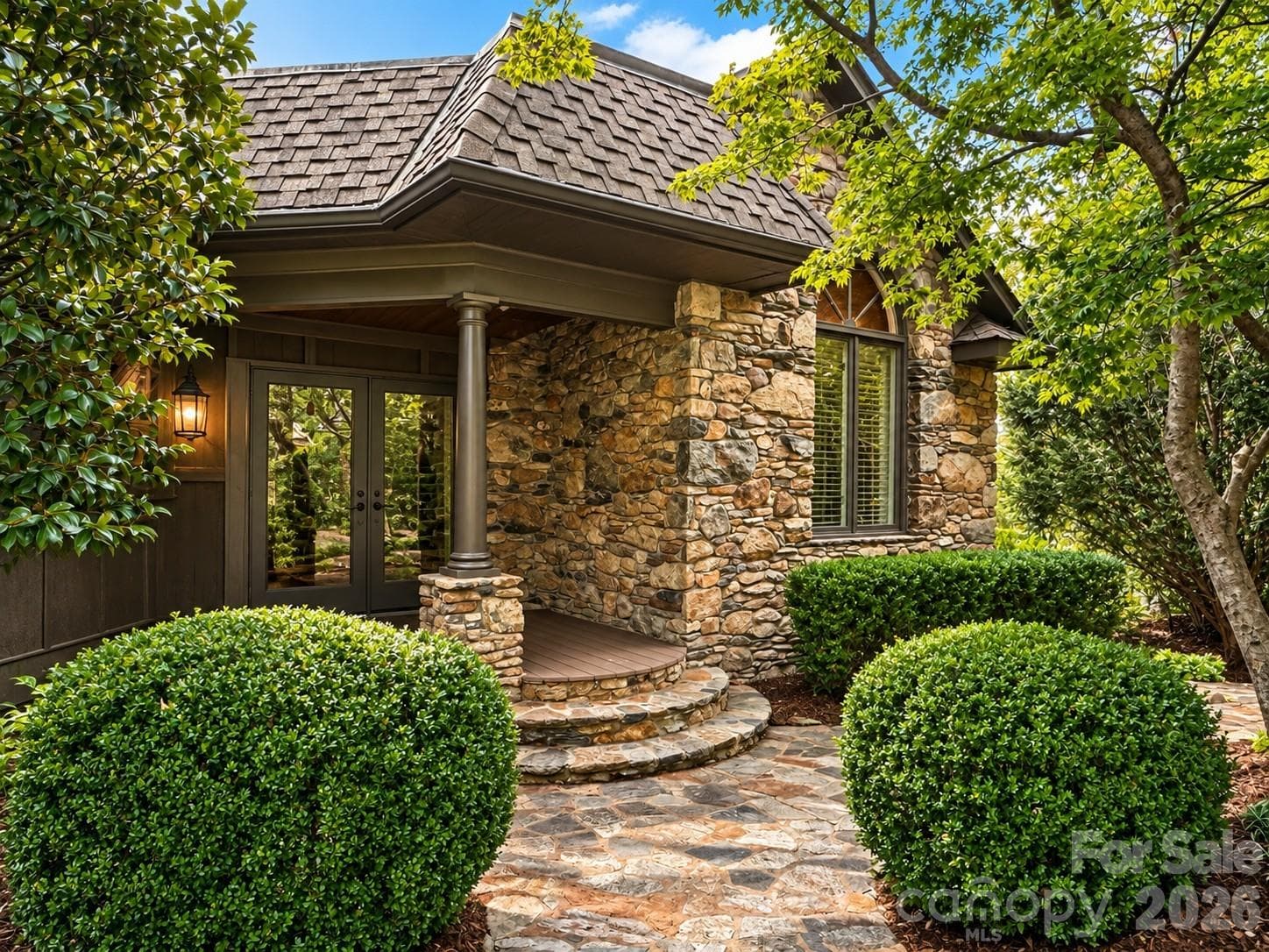 Entrance to den - 4821 Elmhurst Drive NE, Hickory