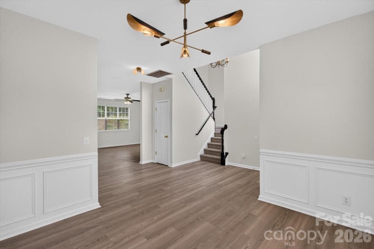 Single Family Residence at 8100 Laurel Run Drive, Charlotte, photo 12 of 38