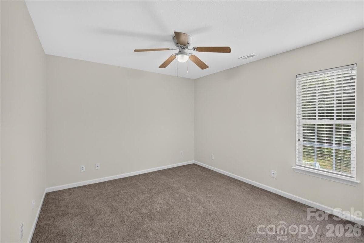 Single Family Residence at 8100 Laurel Run Drive, Charlotte, photo 19 of 38