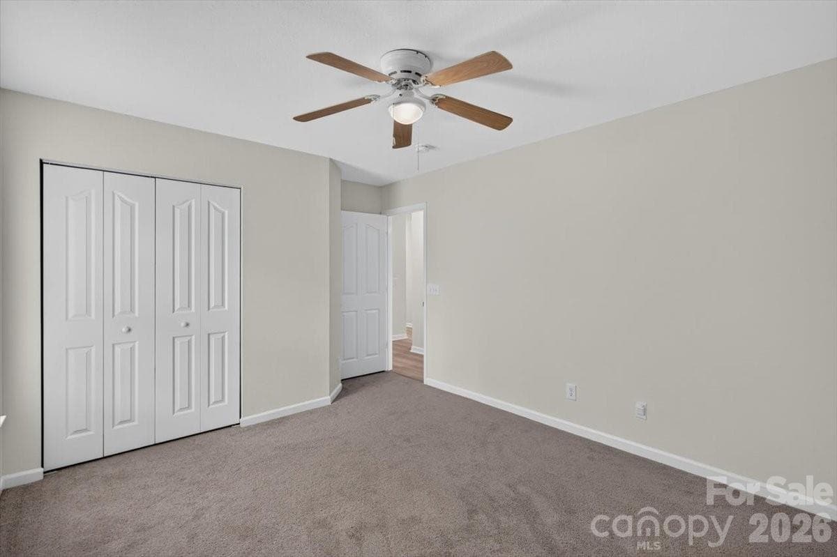 Single Family Residence at 8100 Laurel Run Drive, Charlotte, photo 21 of 38