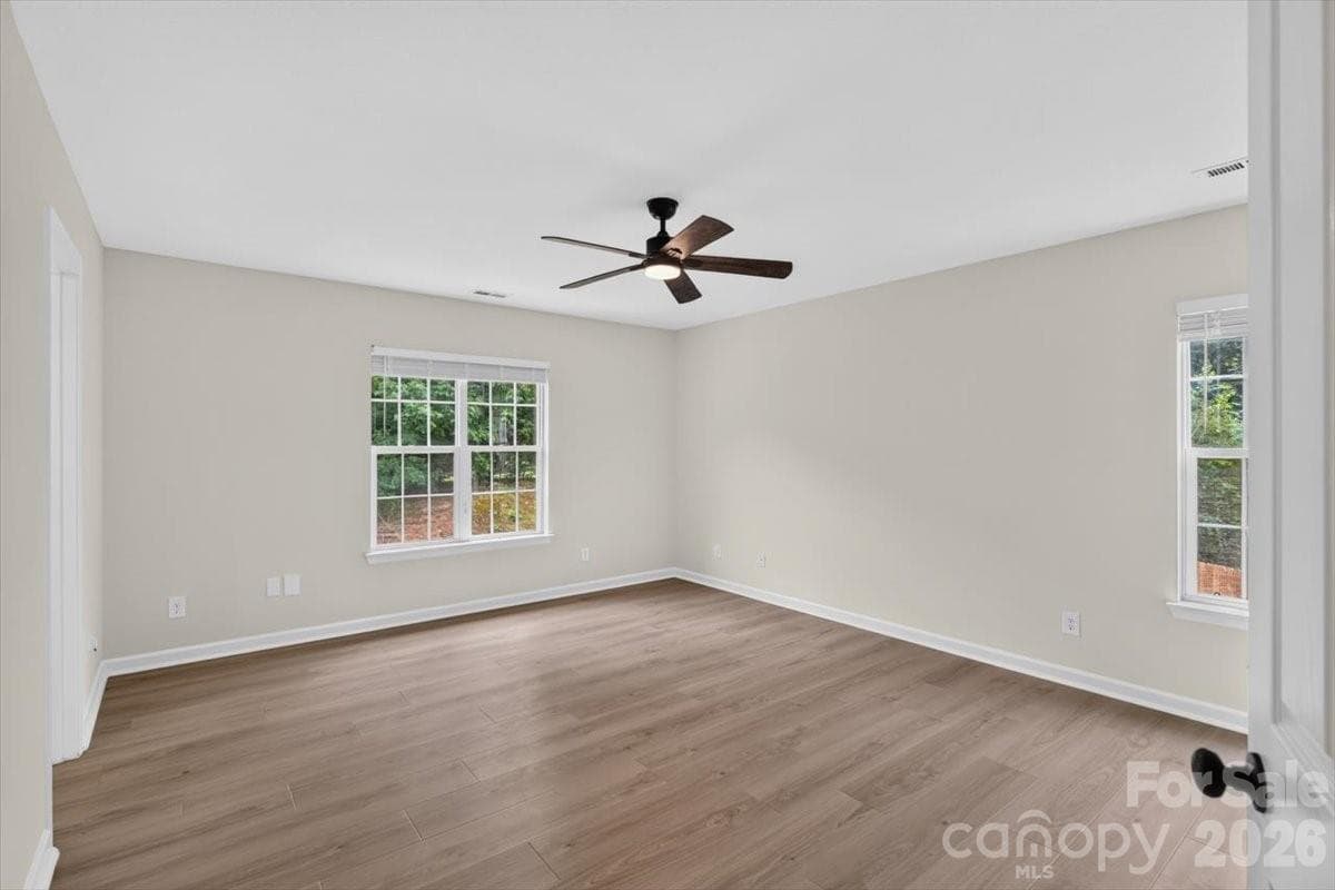 Single Family Residence at 8100 Laurel Run Drive, Charlotte, photo 22 of 38