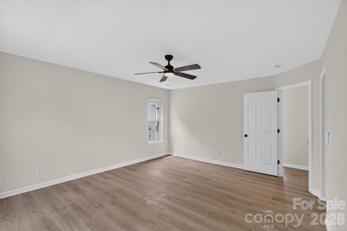 Single Family Residence at 8100 Laurel Run Drive, Charlotte, photo 23 of 38