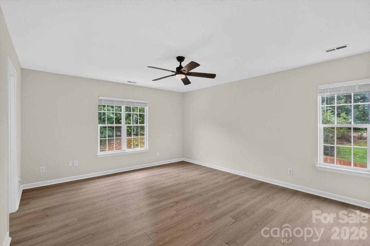 Single Family Residence at 8100 Laurel Run Drive, Charlotte, photo 27 of 38