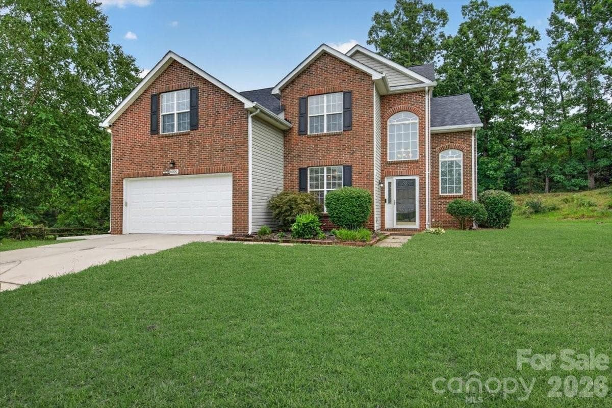 Single Family Residence at 8100 Laurel Run Drive, Charlotte, photo 34 of 38