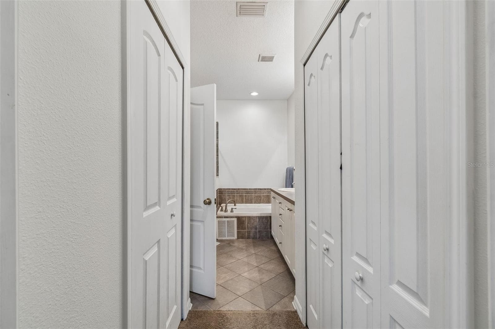 Single Family Residence at 11435 CAMBRAY CREEK LOOP, RIVERVIEW, photo 31 of 42