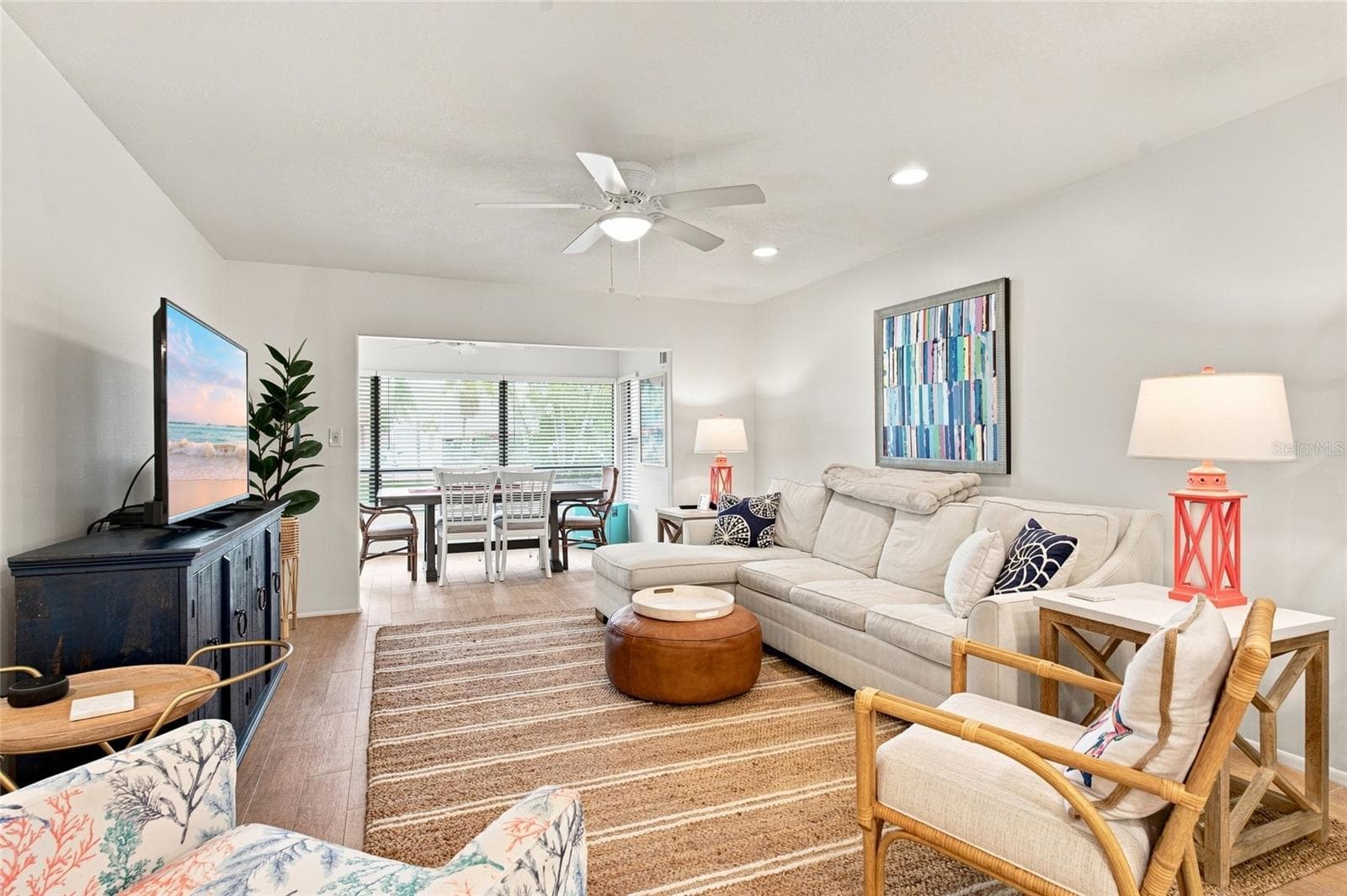 Condominium at 3868 CATALINA DR, BRADENTON, photo 8 of 30