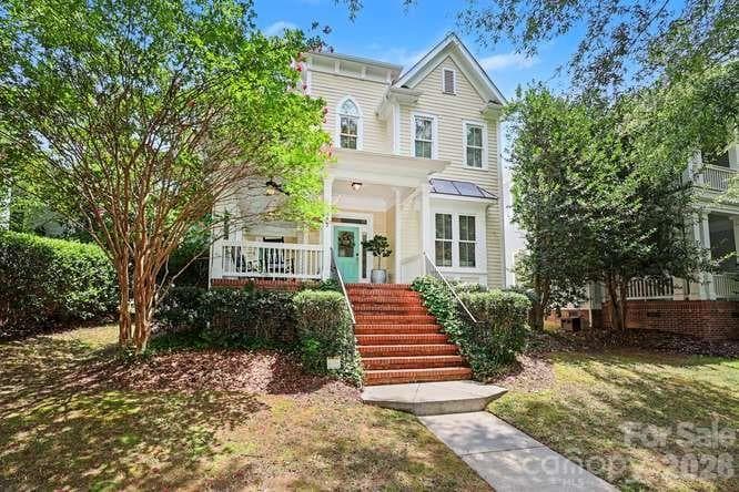 Single Family Residence at 742 Revival Row, Fort Mill, photo 2 of 38