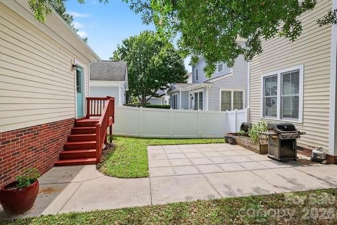 Backyard and patio - 742 Revival Row, Fort Mill