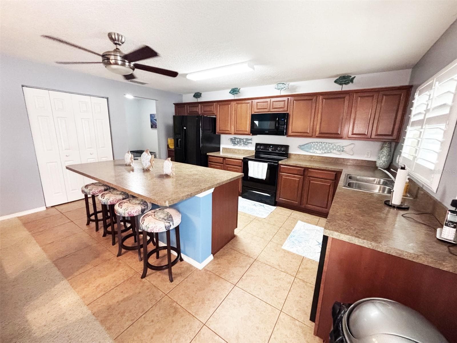 Dining room, kitchen, pantry - 552 AEOLIAN DR, NEW SMYRNA BEACH