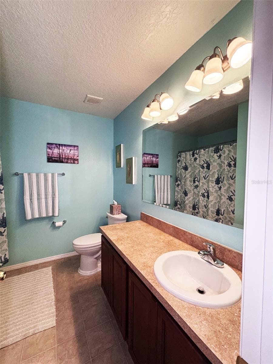 Guest Bath - 552 AEOLIAN DR, NEW SMYRNA BEACH