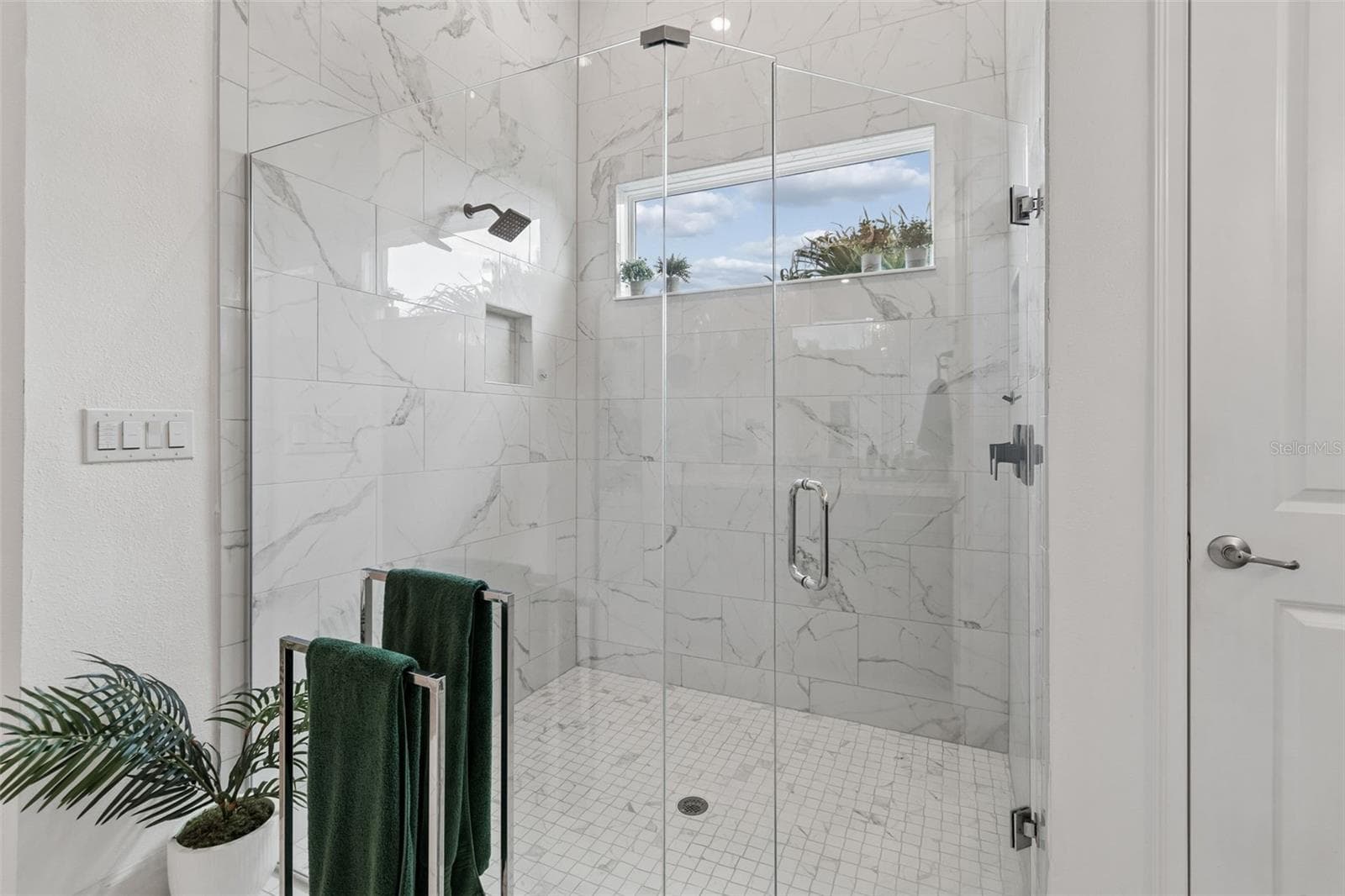 Single Family Residence at 823 MANNS HARBOR DR, APOLLO BEACH, photo 9 of 57
