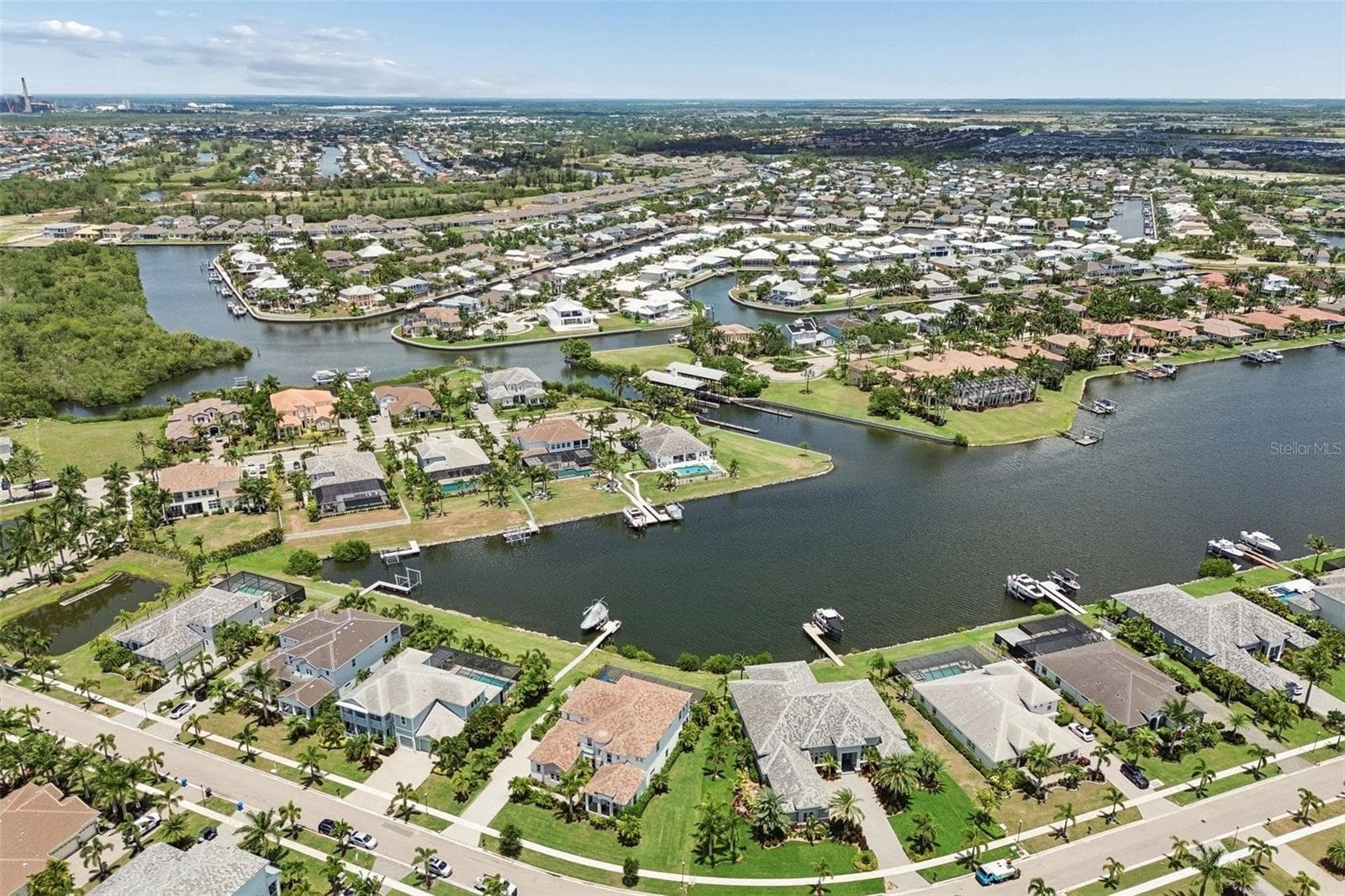 Single Family Residence at 823 MANNS HARBOR DR, APOLLO BEACH, photo 52 of 57