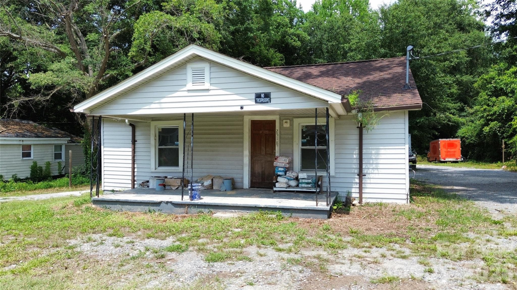 2518 Crescent Lane