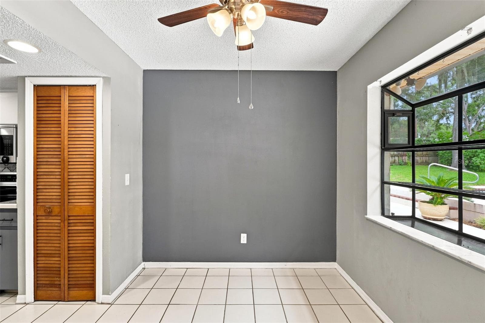 Single Family Residence at 226 COUNCIL BLUFFS DR, DELTONA, photo 11 of 44