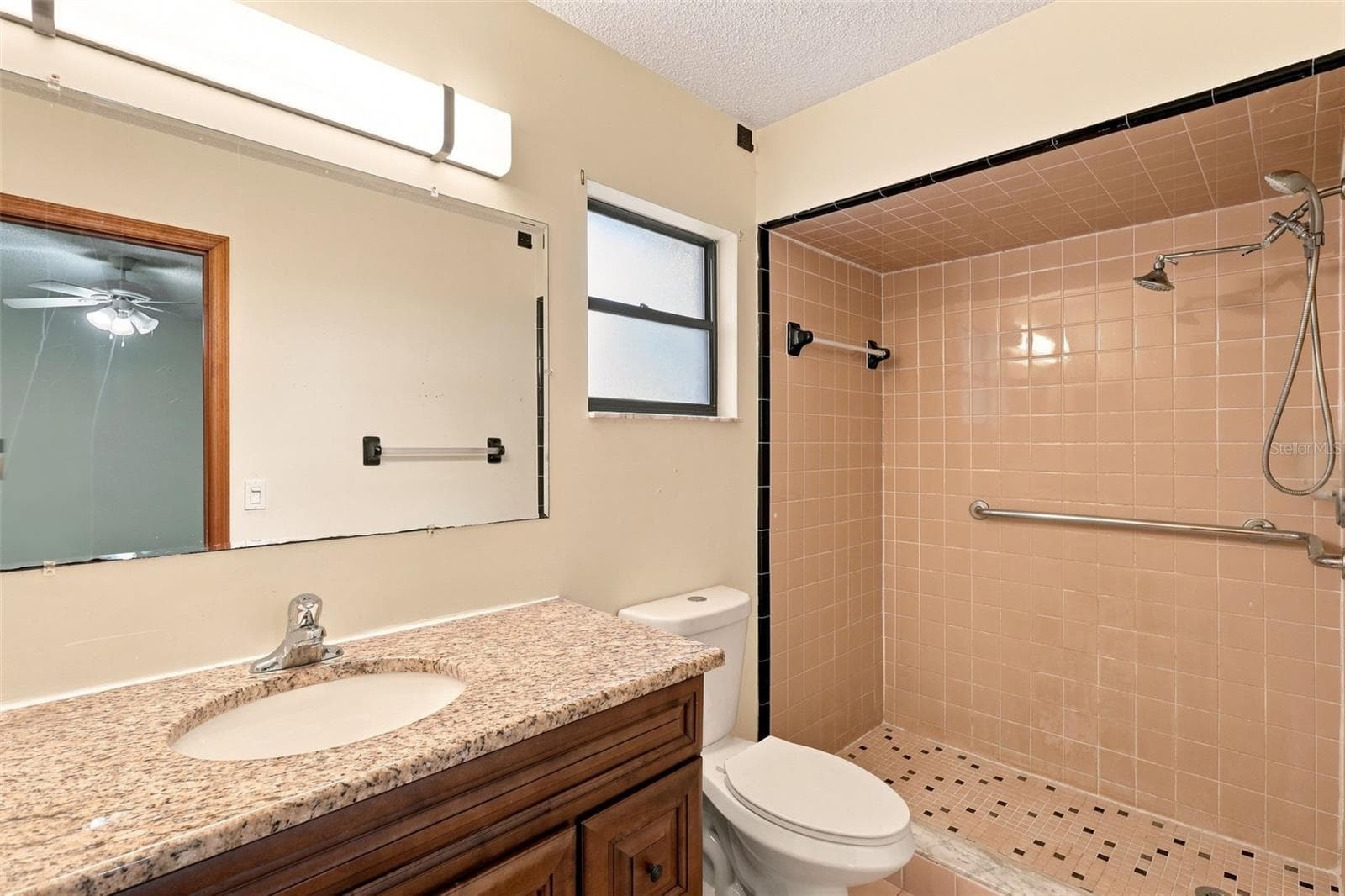 Master bath - 226 COUNCIL BLUFFS DR, DELTONA