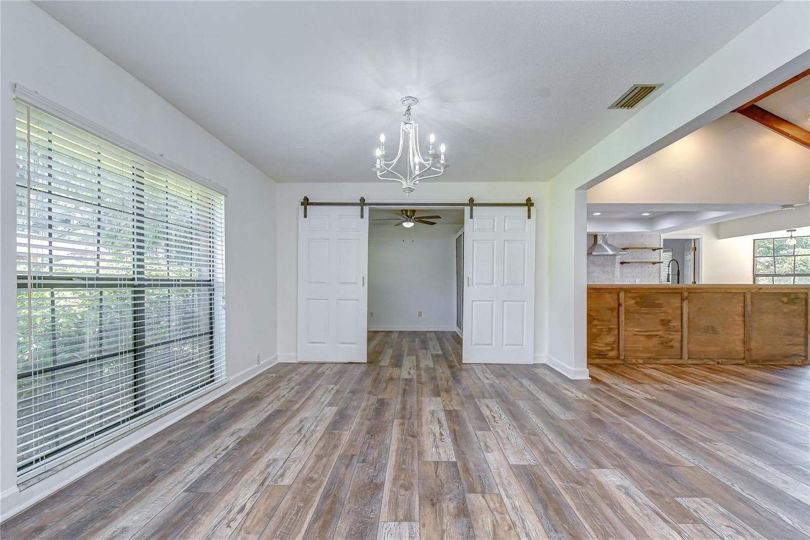 Fresh 2026 paint and thoughtful updates create a polished, move-in-ready feel - 1101 OAKRIDGE MANOR DR, BRANDON
