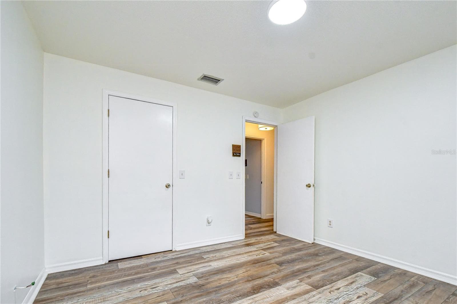 Third bedroom alternate view - 1101 OAKRIDGE MANOR DR, BRANDON