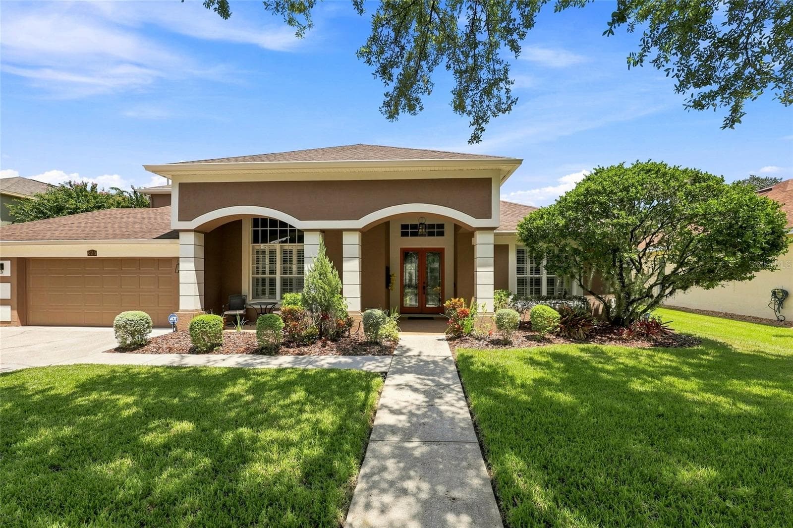 Single Family Residence at 8310 SUMMER GROVE RD, TAMPA, photo 4 of 91