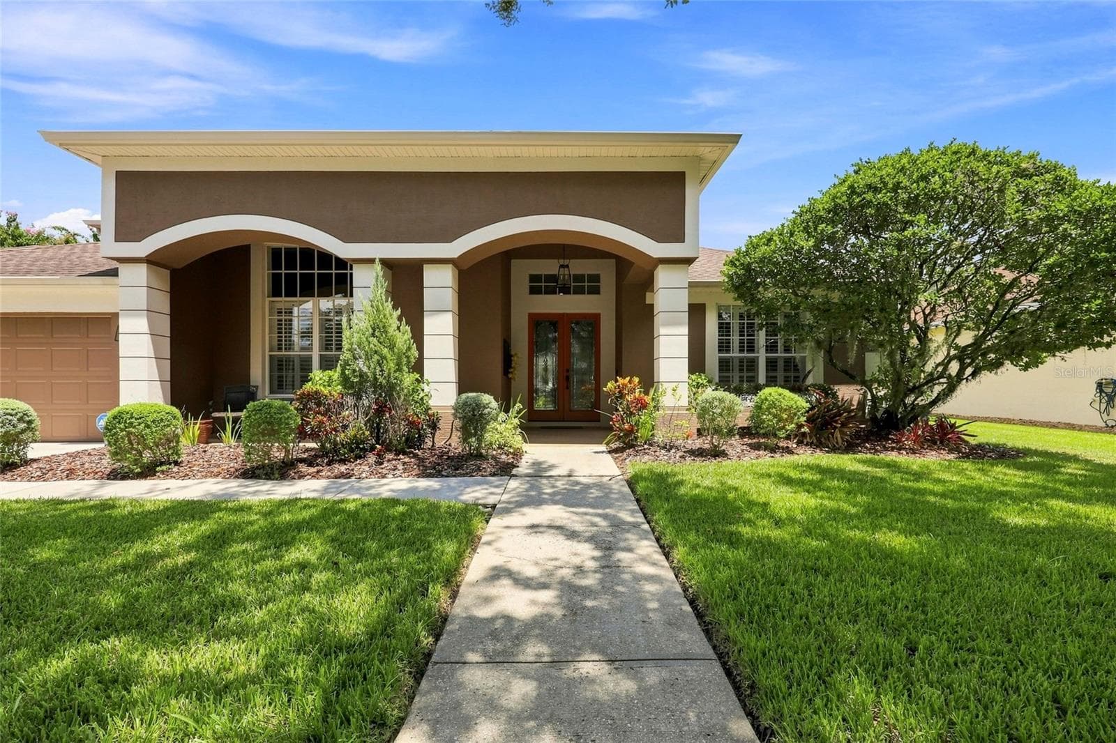 Single Family Residence at 8310 SUMMER GROVE RD, TAMPA, photo 5 of 91