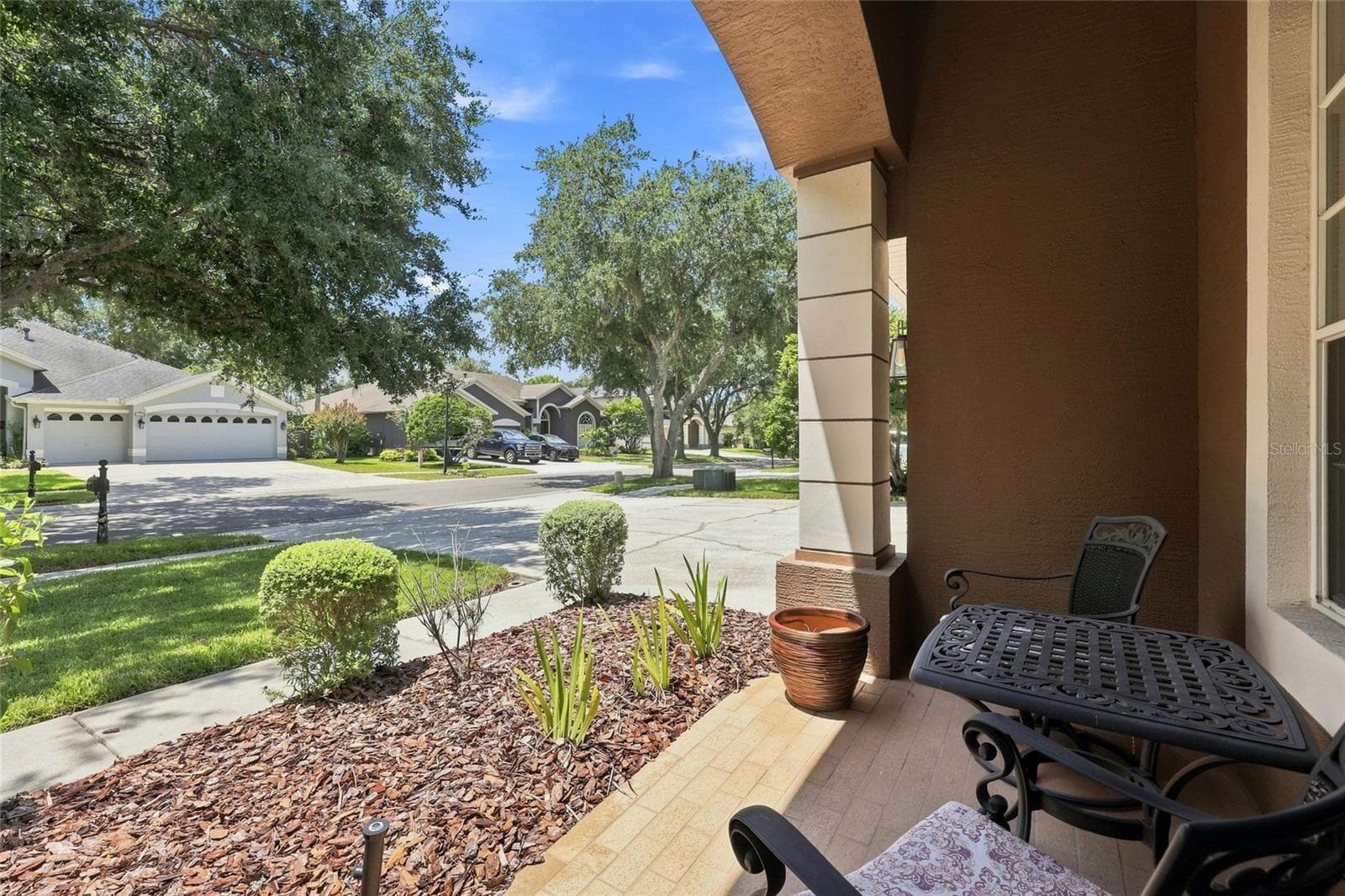 Single Family Residence at 8310 SUMMER GROVE RD, TAMPA, photo 9 of 91