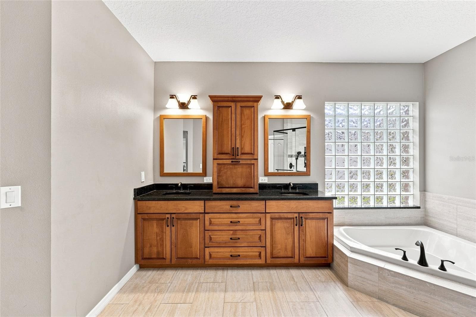 Single Family Residence at 8310 SUMMER GROVE RD, TAMPA, photo 46 of 91